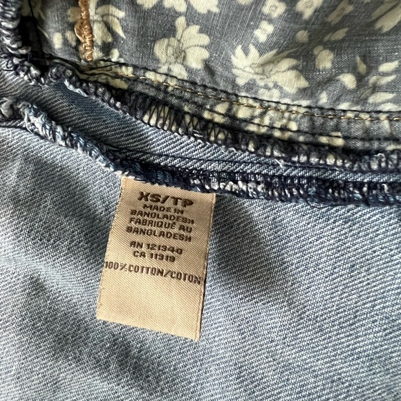 GARAGE Denim Vest - Jean - Light Blue - Button Up - Pockets - Distressed -  XS - Picture 9 of 9